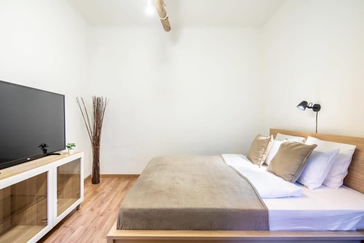 Convenient Apartment At Gastro Driven Location Budapest Esterno foto