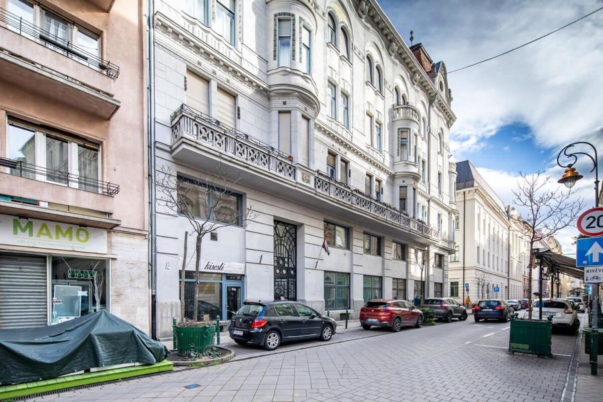 Convenient Apartment At Gastro Driven Location Budapest Esterno foto